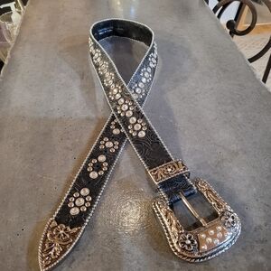 Lake Shore Drive Accessories western style rhinestone studded belt size Small